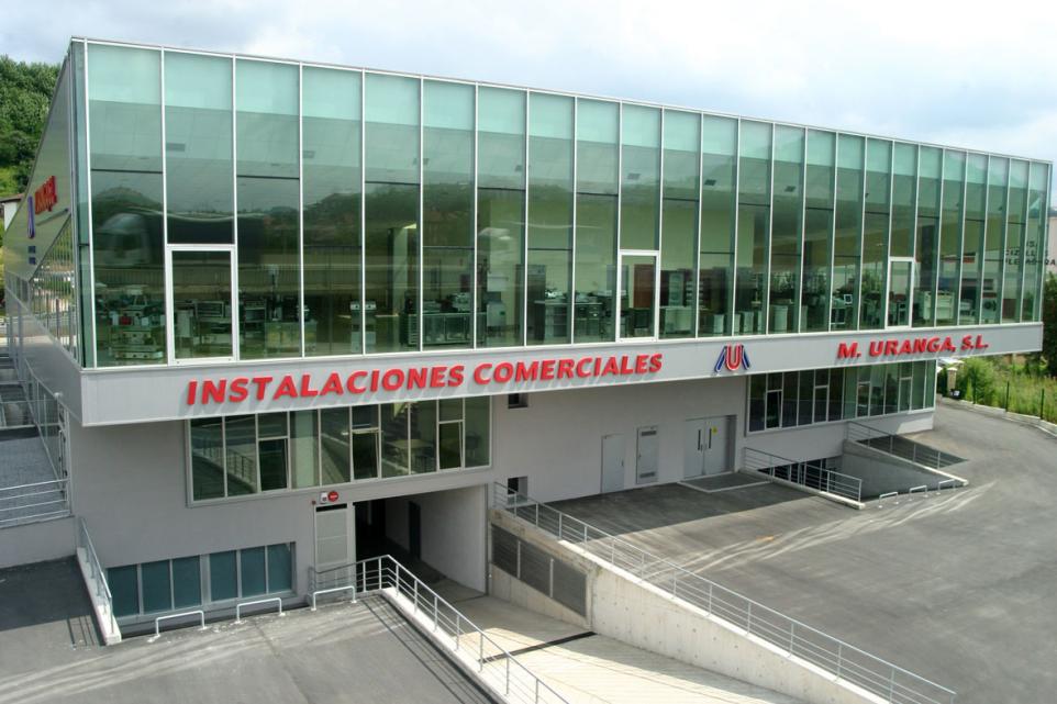 Instalaciones comerciales Miguel Uranga. Realizamos proyectos personalizados para nuestros clientes, maximizando el espacio y la usabilidad de cada una de nuestras maquinarias de hosteleria